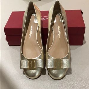 Brand New Ferragamo Varina Flats Gold
